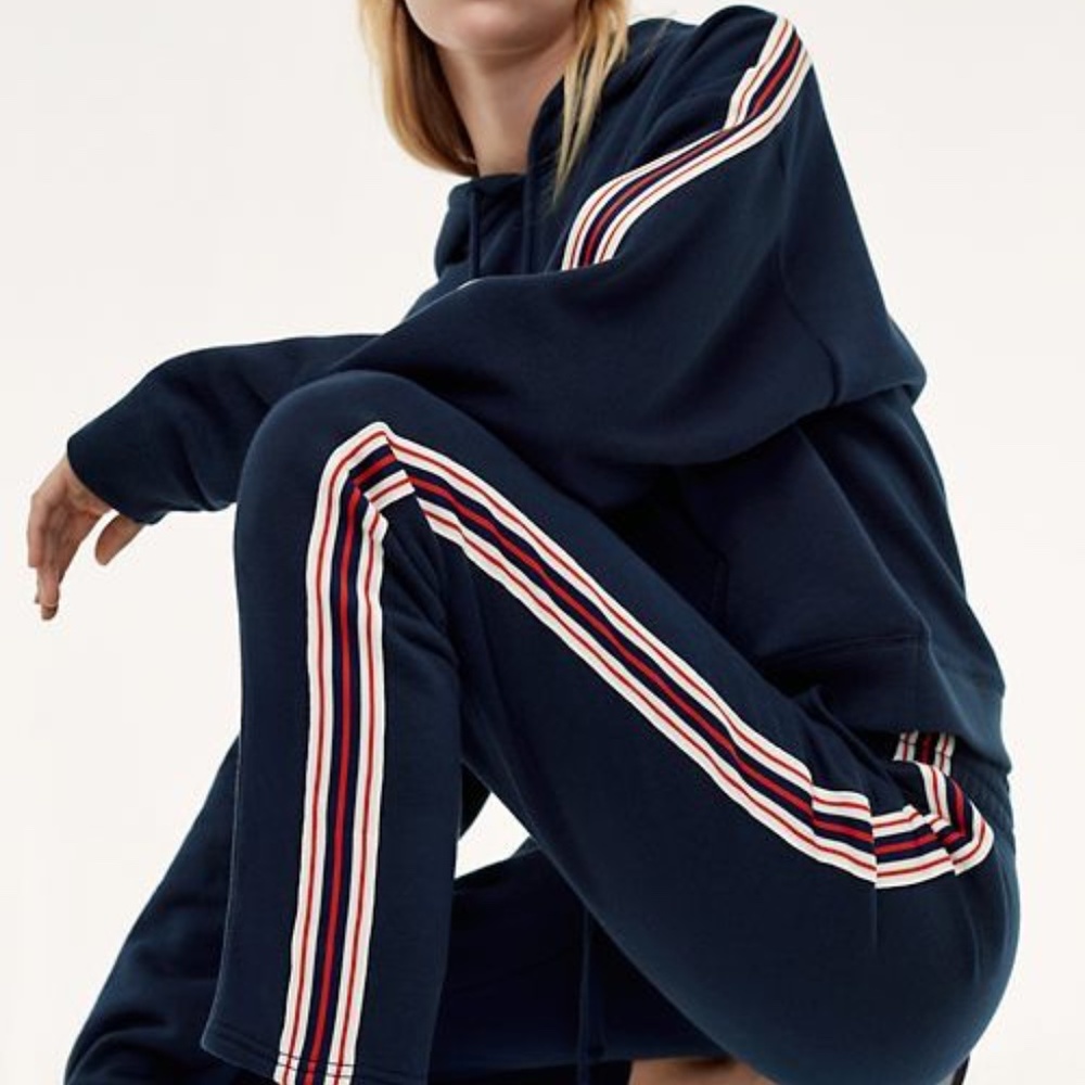Aritzia/TNA black sweatpants - Picture 6 of 6